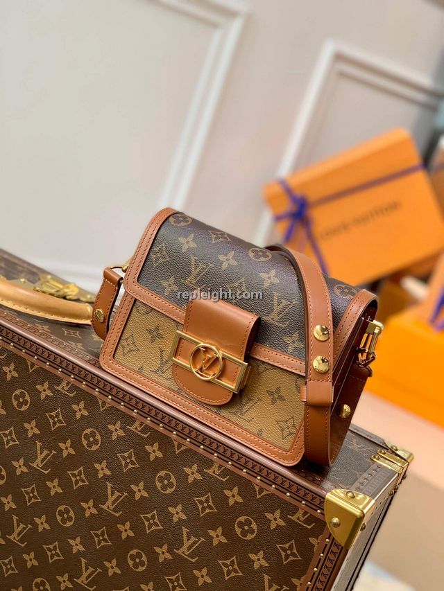 LOUIS VUITTON-M44580 루이비통 모노그램 미니 도핀