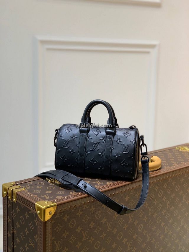 LOUIS VUITTON-M57960 루이비통 블랙 모노그램 씰 키폴 XS