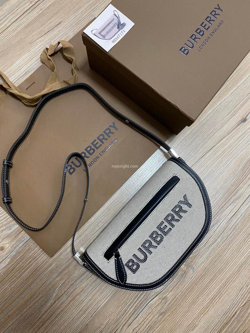 BURBERRY-80397791 버버리 블랙&화이트 코튼 캔버스 레더 스몰 올림피아 백