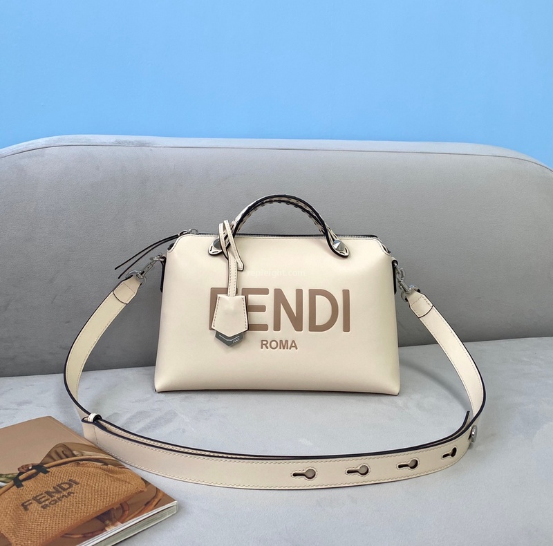 FENDI-8BL146 펜디 화이트 바이 더 웨이 미디엄 보스턴 백