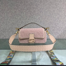 ]FENDI-8BR600 펜디 핑크 시어링 바게트 백