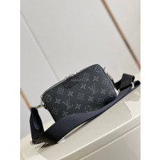 LOUIS VUITTON-M80741 루이비통 모노그램 이클립스 알파 웨어러블 월릿