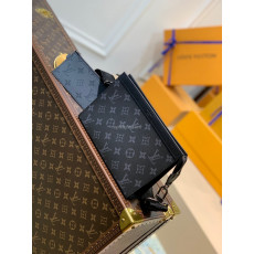 LOUIS VUITTON-M81124 루이비통 모노그램 이클립스 가스통 웨어러블 월릿