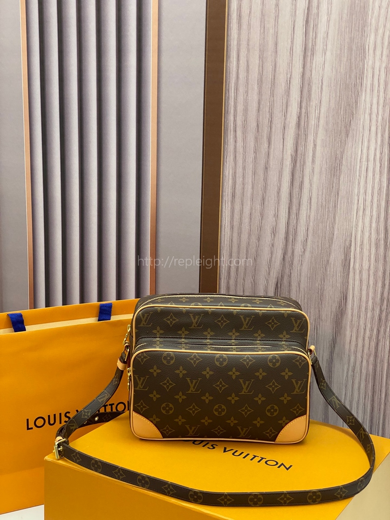 LOUIS VUITTON-M45244 루이비통 모노그램캔버스닐