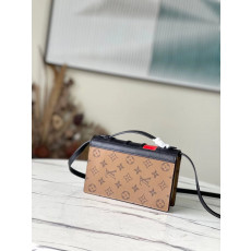 LOUIS VUITTON-M81830 루이비통 북 체인 월릿