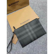 BURBERRY- 80552611 버버리 차콜 체크 라지 지퍼 파우치