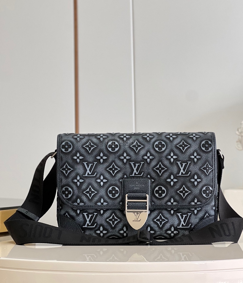 LOUIS VUITTON-M21358 아치 메신저 MM