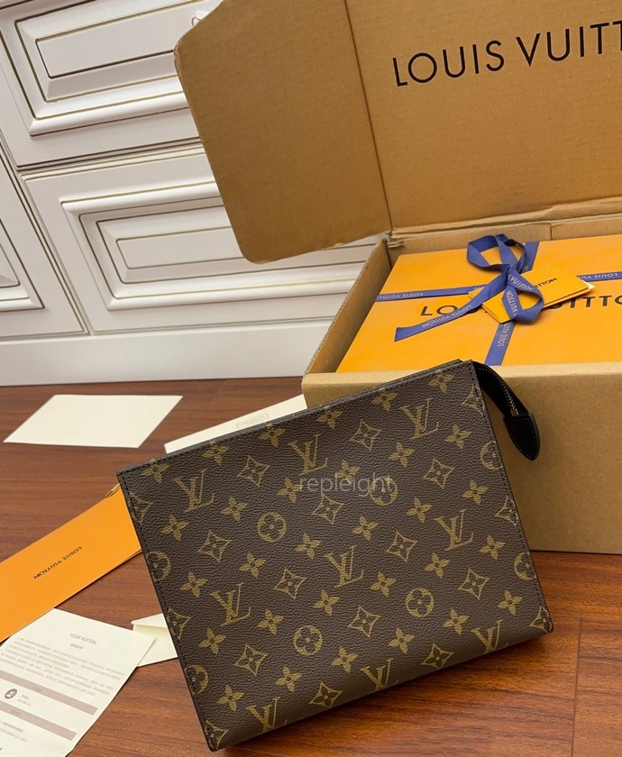 LOUIS VUITTON-M46037 포쉐 토일렛 NM