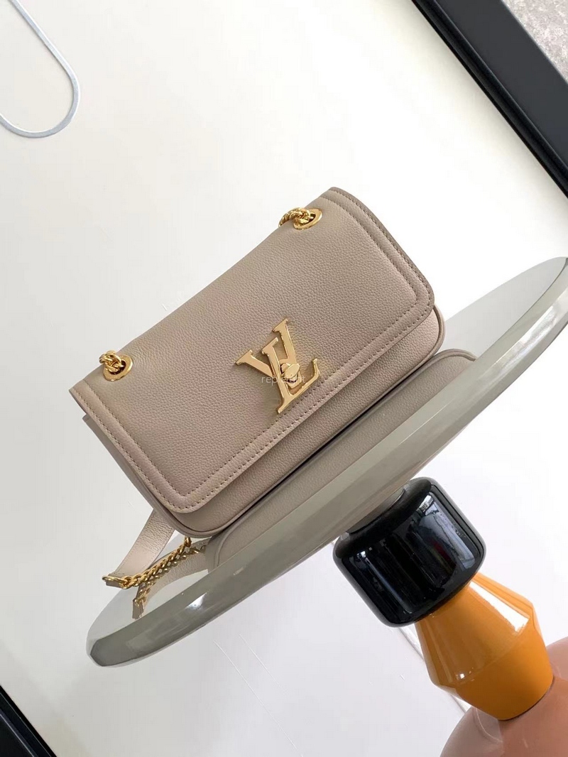 LOUIS VUITTON-M22304 락미 체인 백 이스트 웨스트