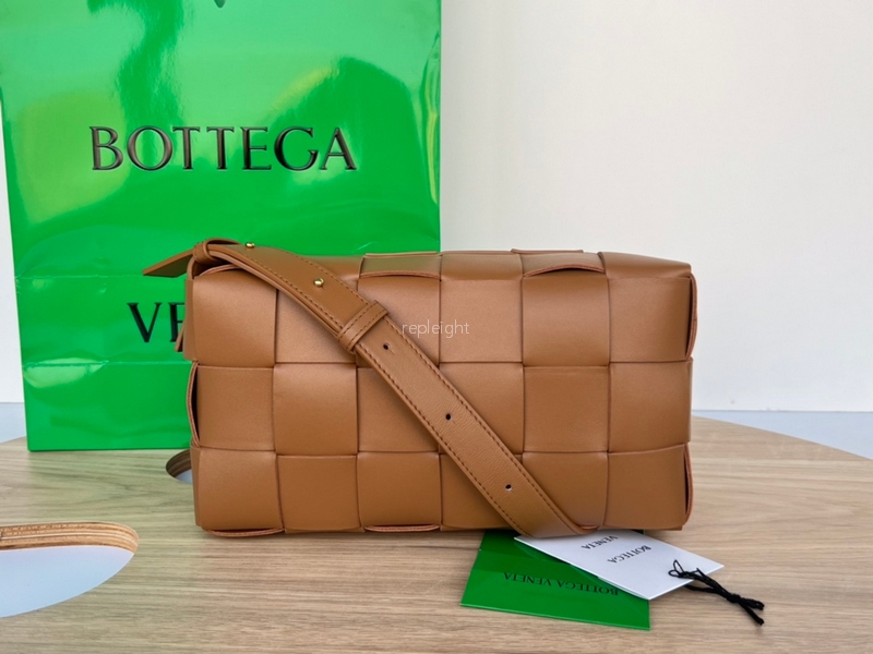 BOTTEGA VENETA-709360VMAY12593 Brick Cassette 카세트