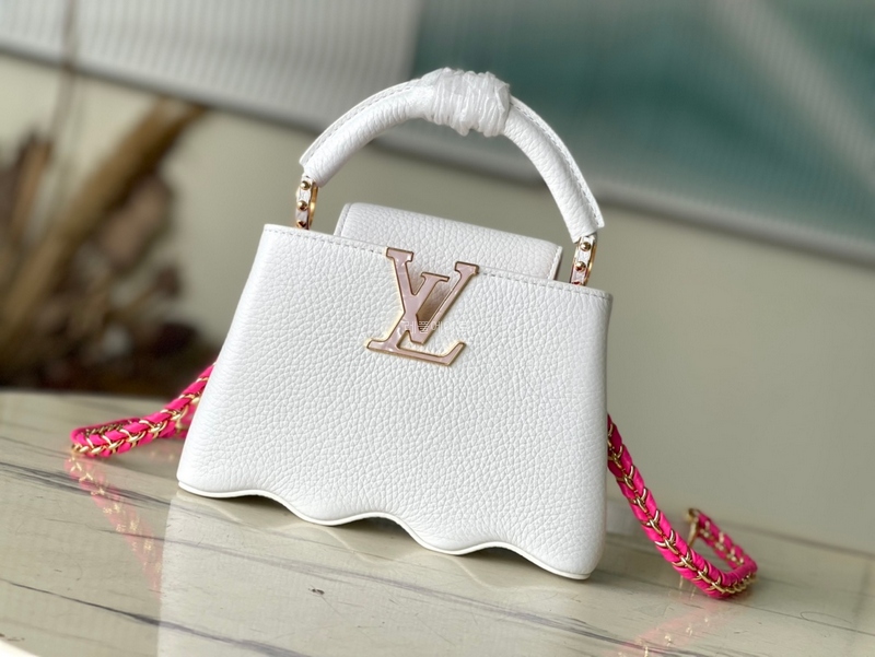 LOUIS VUITTON-루이비통 M22121 카퓌신 미니