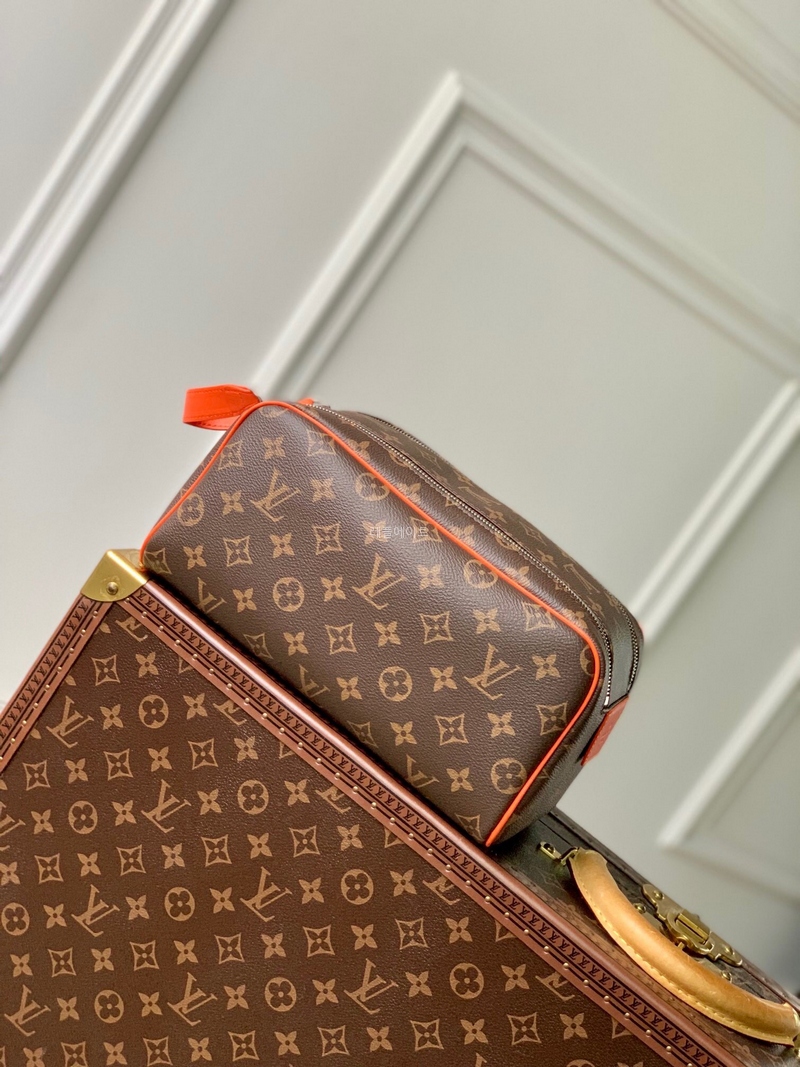 LOUIS VUITTON - 루이비통 M46765 런칭 돕 키트