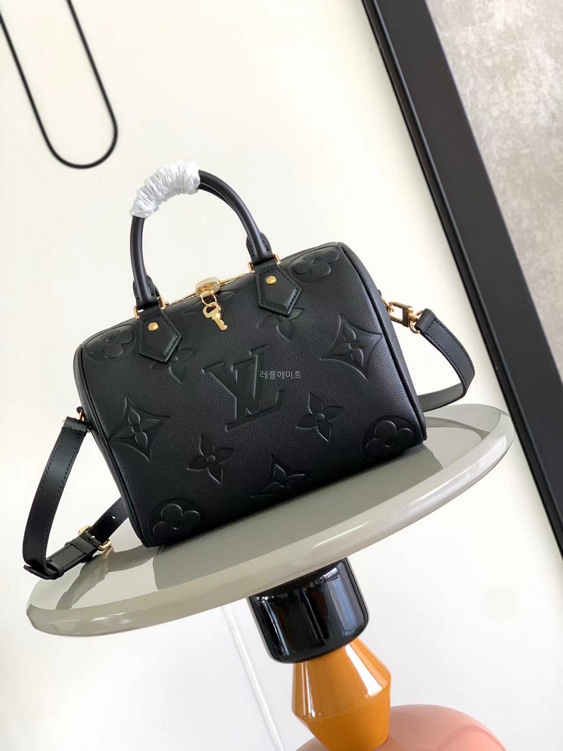 LOUIS VUITTON - 루이비통 M58951 스피디 반둘리에 25