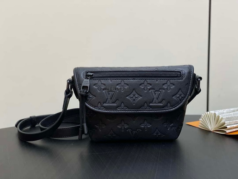 LOUIS VUITTON-루이비통 M12636 펄스 웨어러블 월릿